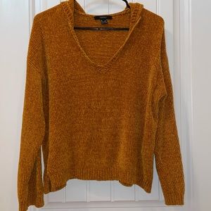 Knitted Sweatshirt with hood